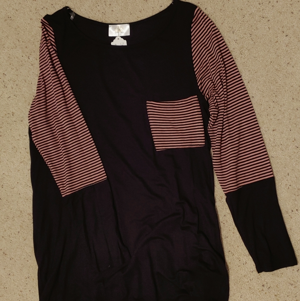 Relaxed Fit Front Pocket Top